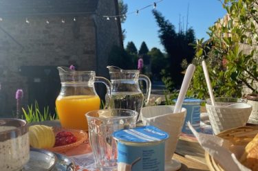 Breakfast outside