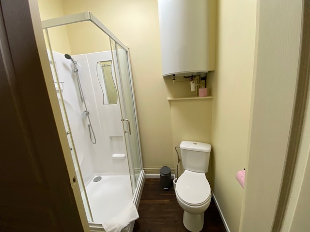 Salle d'eau de la chambre Casgogne
