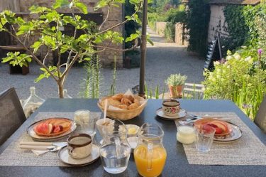 Breakfast outside